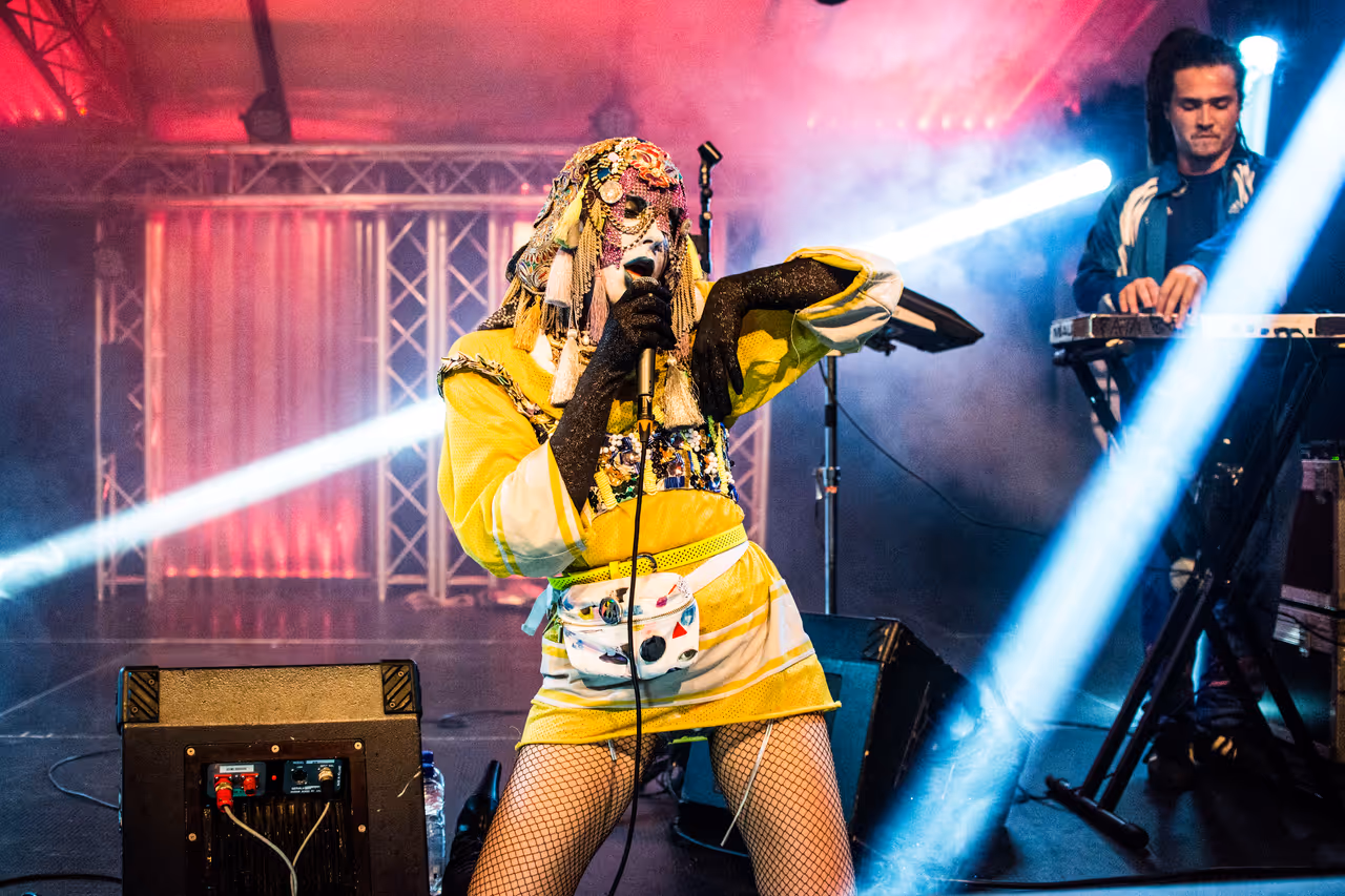afbeelding van lichtshow Klomppop 2018