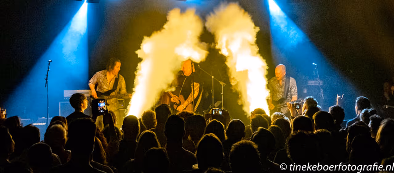afbeelding van lichtshow Wolfclan Sister reünie + Hot Fuzz 